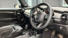 MINI Hatchback 1.5 Cooper Exclusive 5dr Auto [Comfort/Nav Pack] Petrol Hatchback